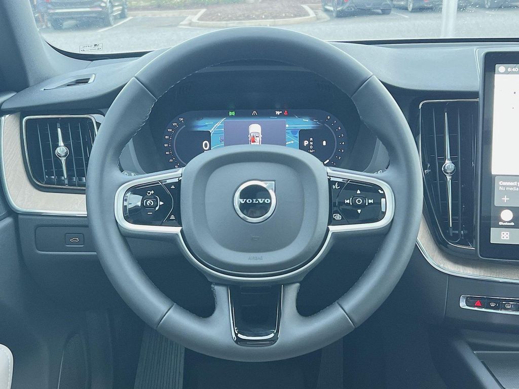 2026 Volvo XC60 B5 PLUS — миниатюра 13