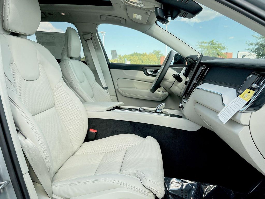 صورة مصغرة 32 لـ 2026 Volvo XC60 B5 ULTRA