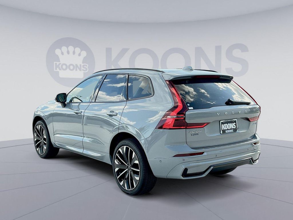 2026 Volvo XC60 B5 ULTRA — фото 3