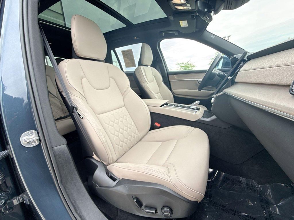 2025 Volvo XC90 B5 PLUS 7-SEATER — миниатюра 25