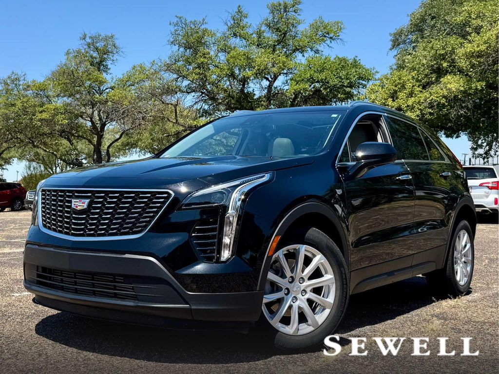2023 Cadillac XT4 LUXURY — фото 1