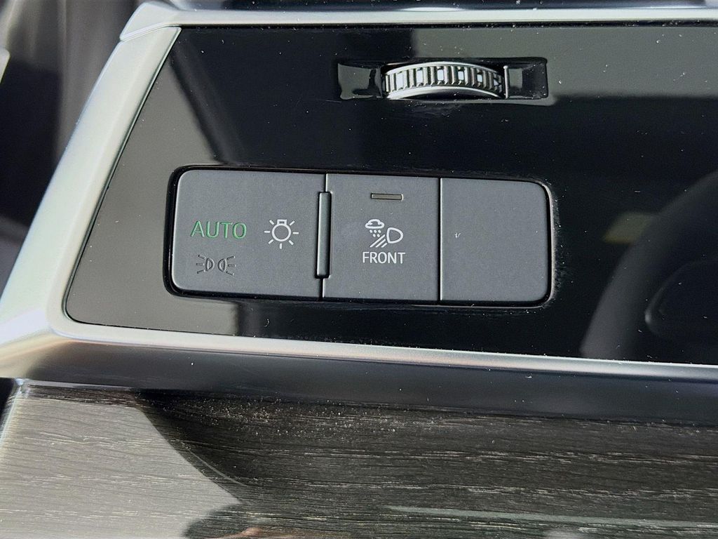 صورة 10 لـ 2025 AUDI Q8 55 PREMIUM PLUS