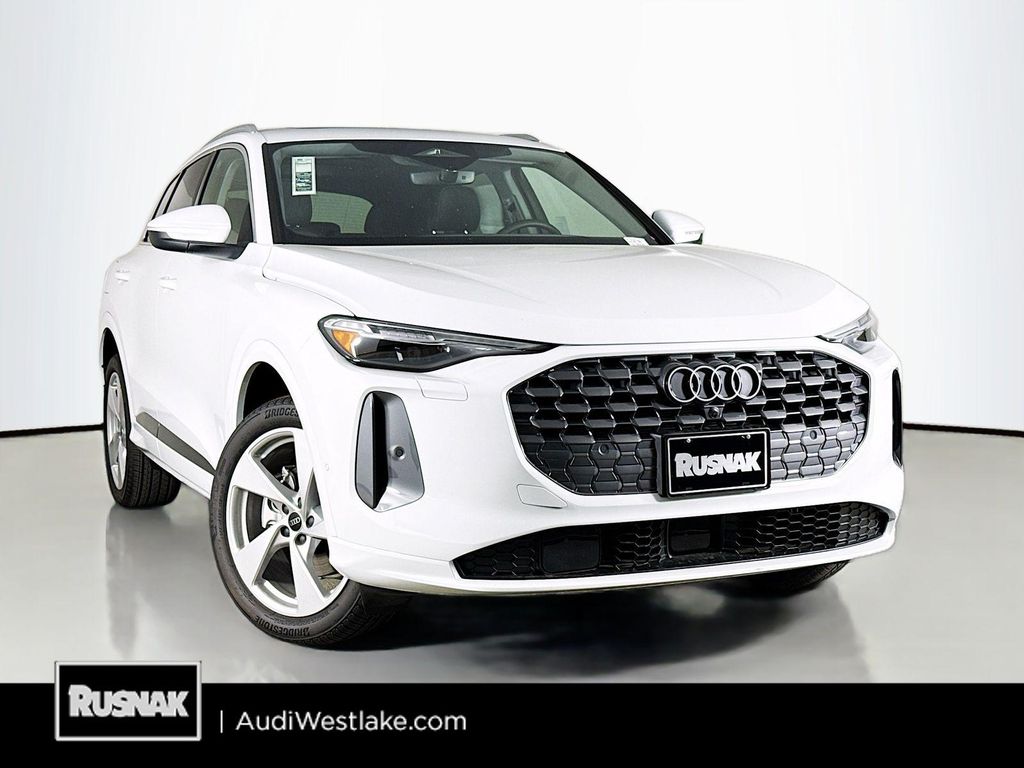 New 2025 Audi Q5 Premium Plus TFSI quattro S tronic
