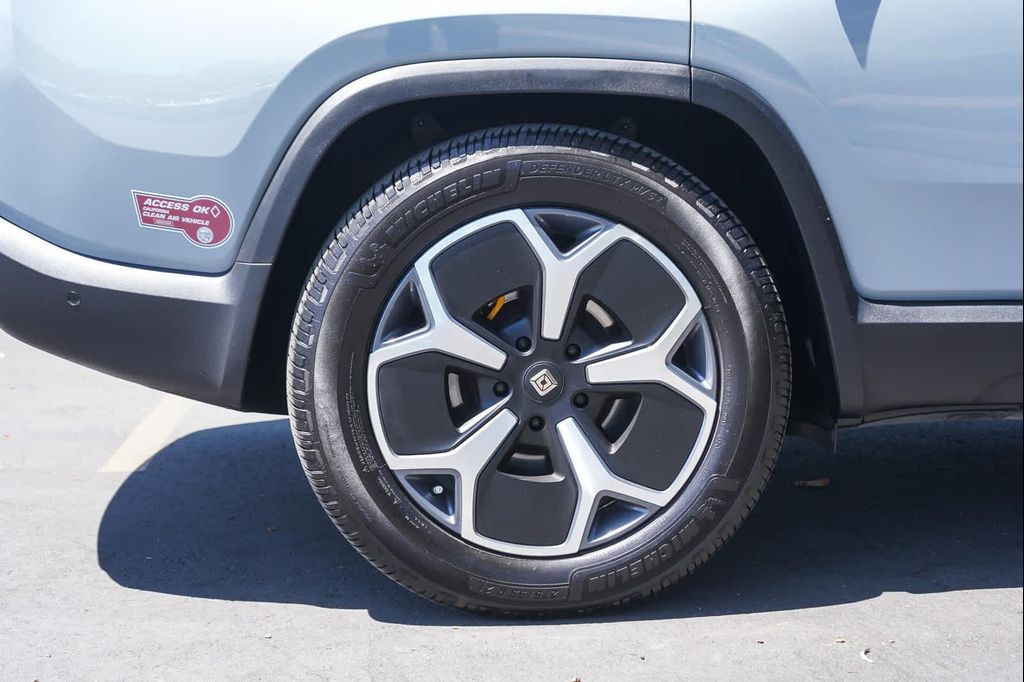 2024 Rivian R1S ADVENTURE QUAD MOTOR LARGE PACK — фото 8