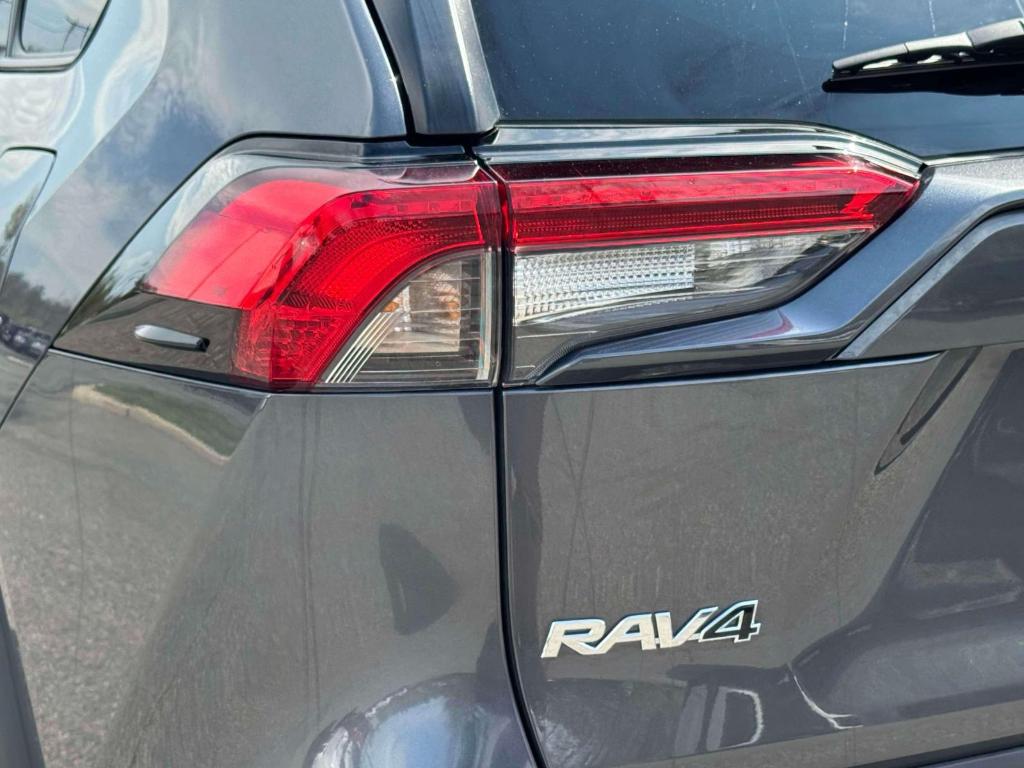 TOYOTA RAV4 - 8