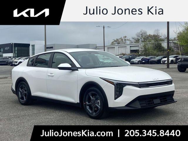 New 2026 Kia K4 LXS