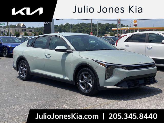 New 2026 Kia K4 LXS