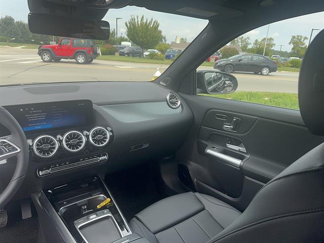 2026 Mercedes-BENZ GLA — миниатюра 12