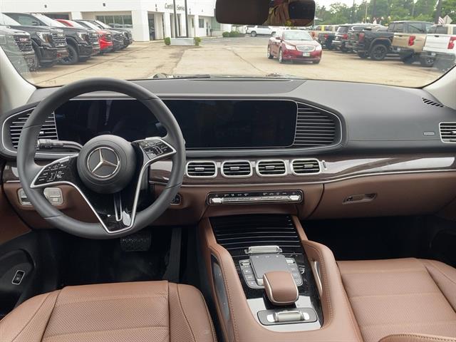 MERCEDES-BENZ GLS - 7