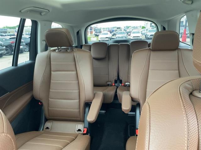 MERCEDES-BENZ GLS - 10