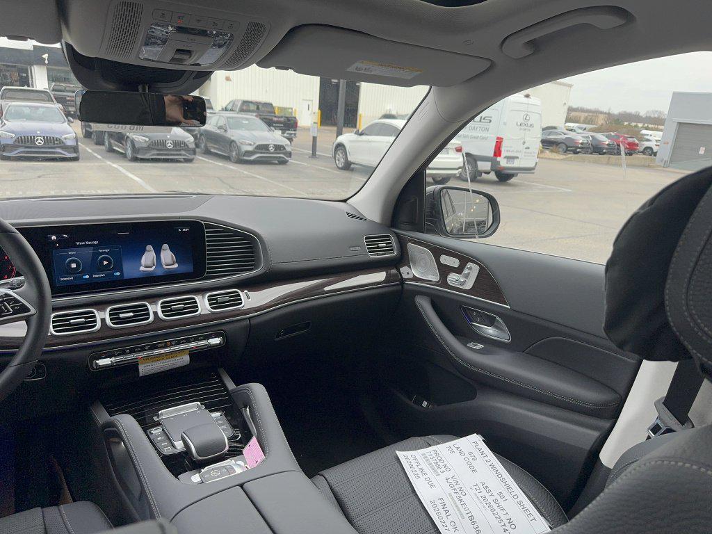 2026 Mercedes-BENZ GLS 缩略图 12