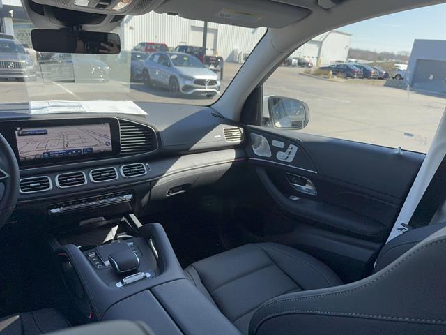 2026 Mercedes-BENZ GLS 缩略图 12