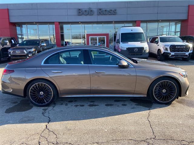 MERCEDES-BENZ E-CLASS - 4