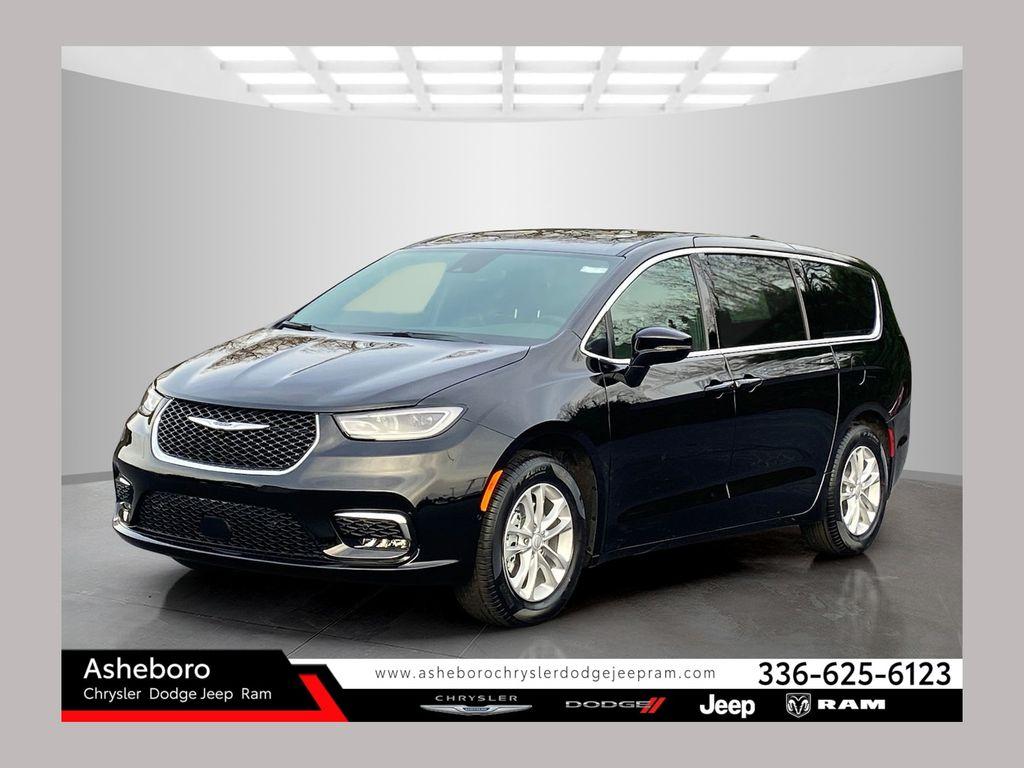 New 2026 Chrysler Pacifica Select