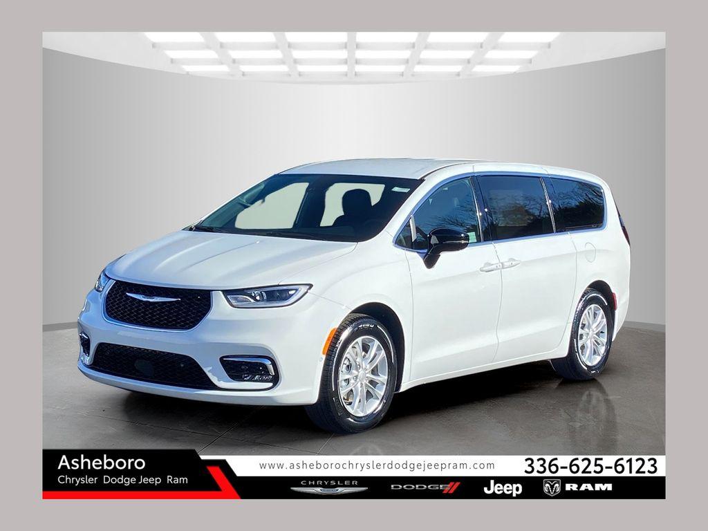 New 2026 Chrysler Pacifica Select
