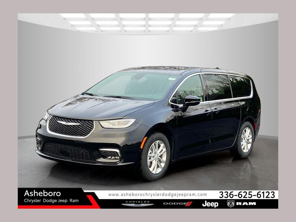 New 2026 Chrysler Pacifica Select
