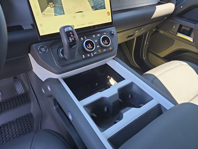 صورة مصغرة 28 لـ 2026 LAND Rover DEFENDER P400 X-DYNAMIC SE