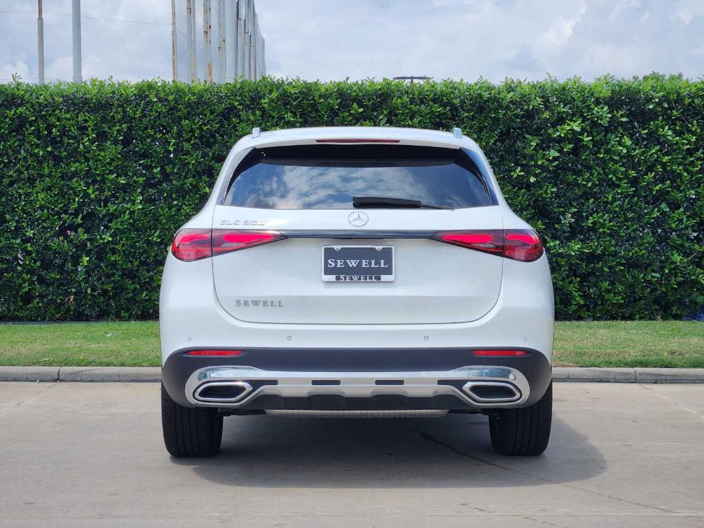 MERCEDES-BENZ GLC - 7