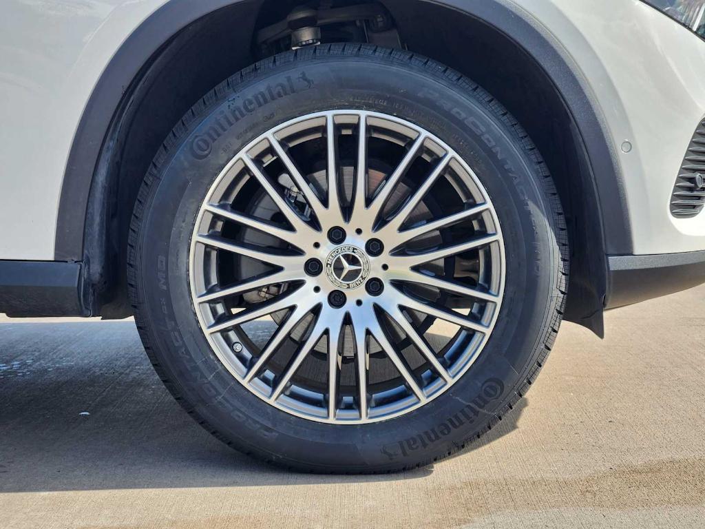 صورة 9 لـ 2023 Mercedes-BENZ GLC