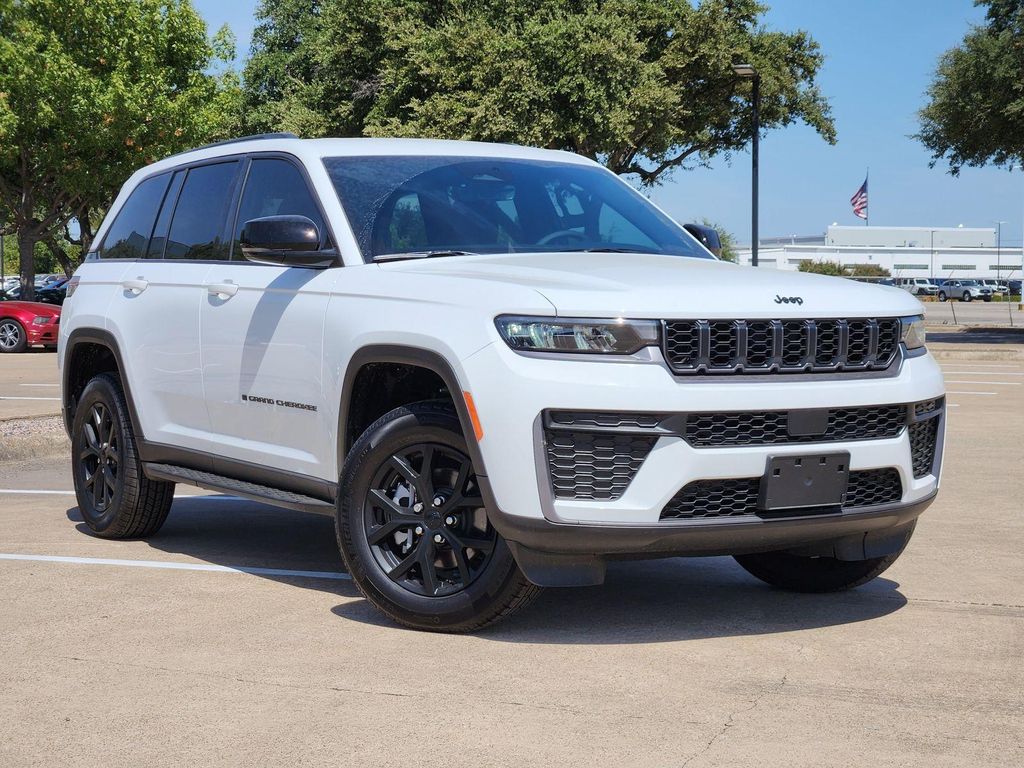 New 2026 Jeep Grand Cherokee Altitude