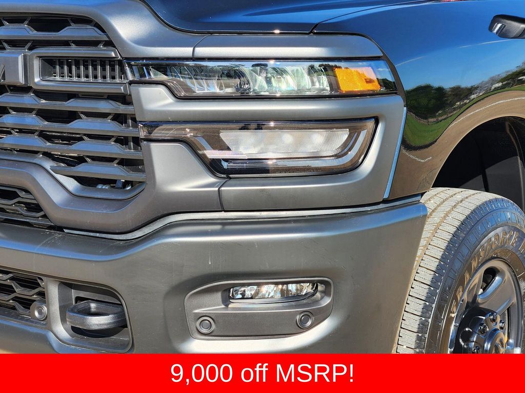 صورة 10 لـ 2026 RAM 2500 TRADESMAN CREW CAB 4X4 6'4' BOX
