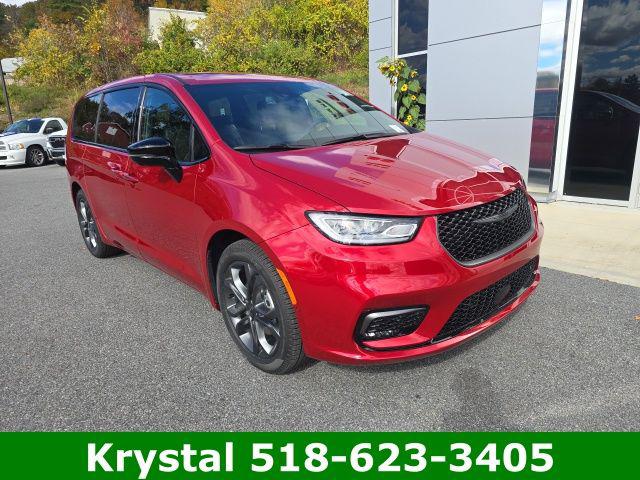 New 2026 Chrysler Pacifica L
