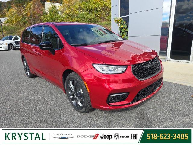 New 2026 Chrysler Pacifica L