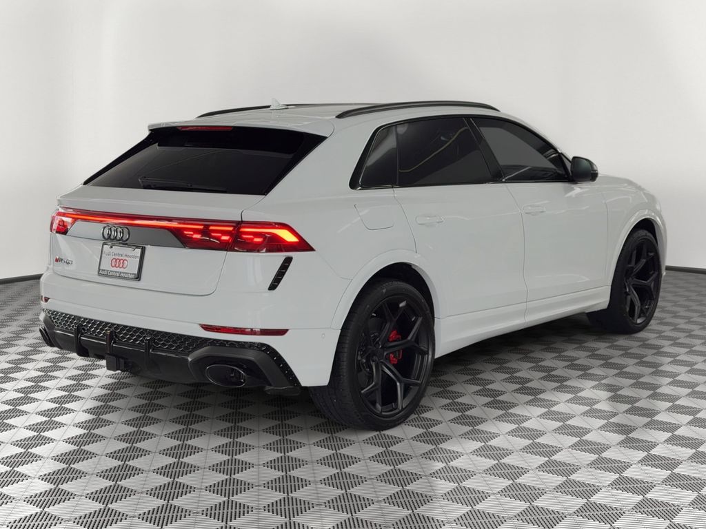 2026 AUDI RS Q8 4.0T photo 9