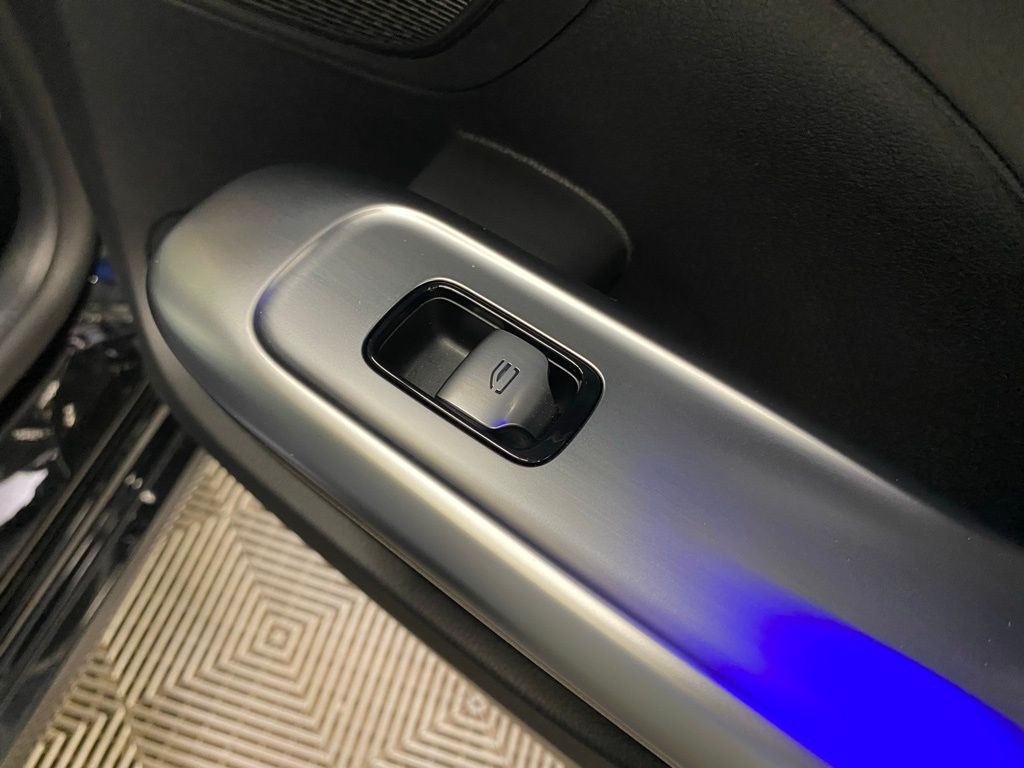 2025 Mercedes-BENZ C-CLASS 缩略图 14