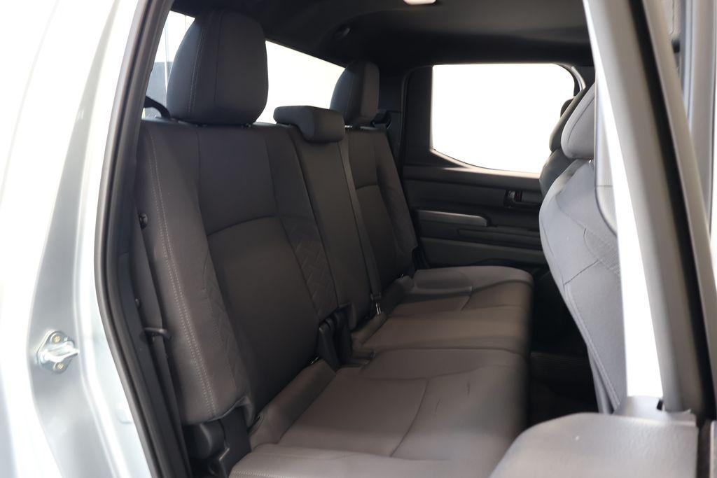 صورة مصغرة 23 لـ 2025 Toyota TACOMA SR