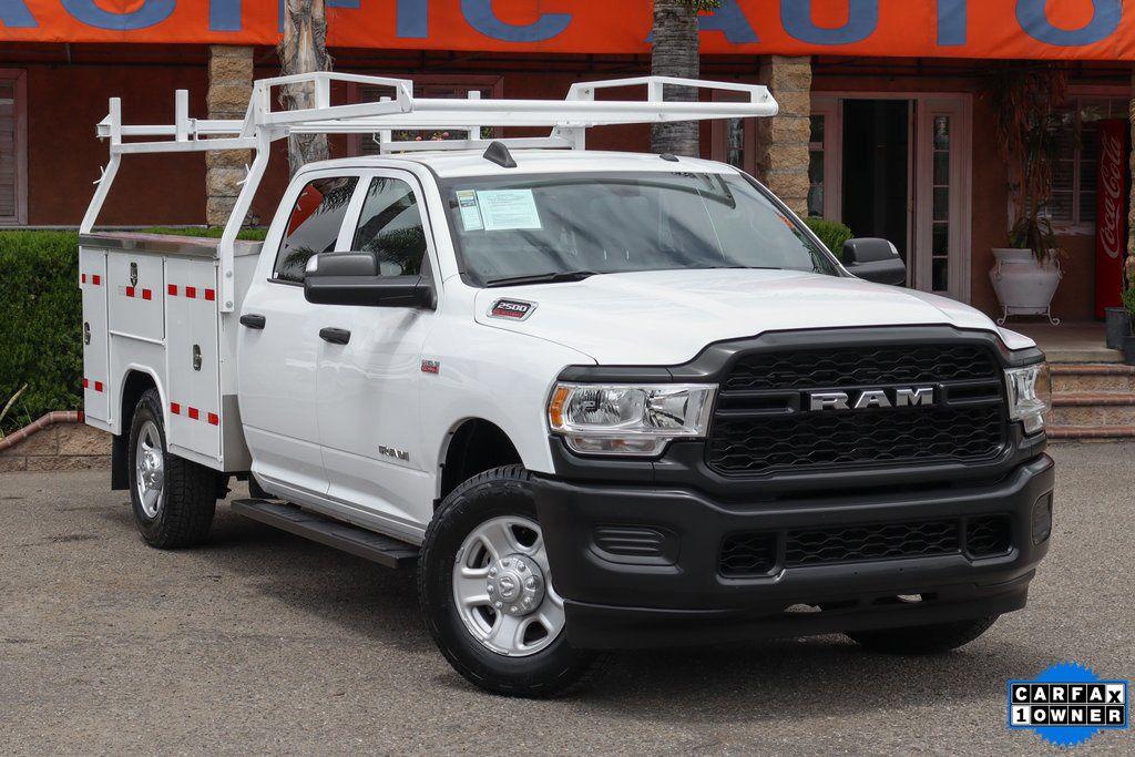 صورة 2 لـ 2022 RAM 2500 TRADESMAN CREW CAB 4X2 8' BOX