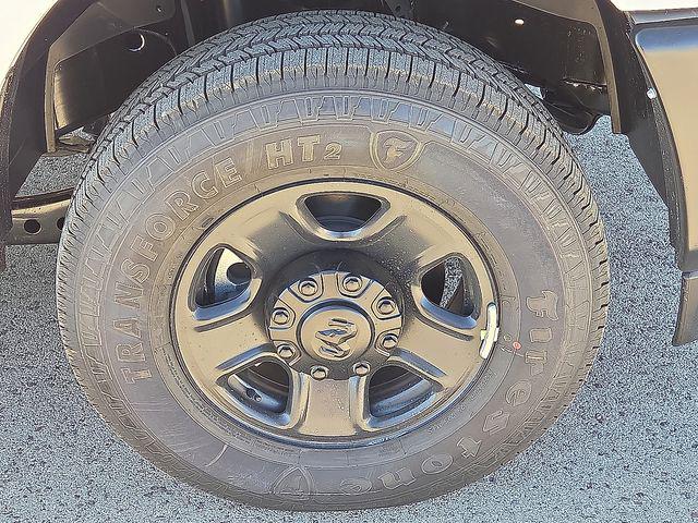 صورة 8 لـ 2026 RAM 2500 TRADESMAN CREW CAB 4X4 8' BOX