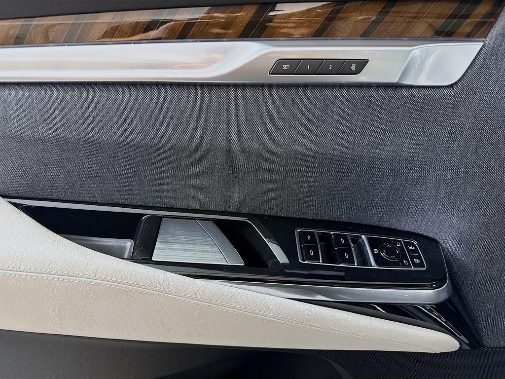 2026 Cadillac ESCALADE PLATINUM LUXURY 缩略图 18