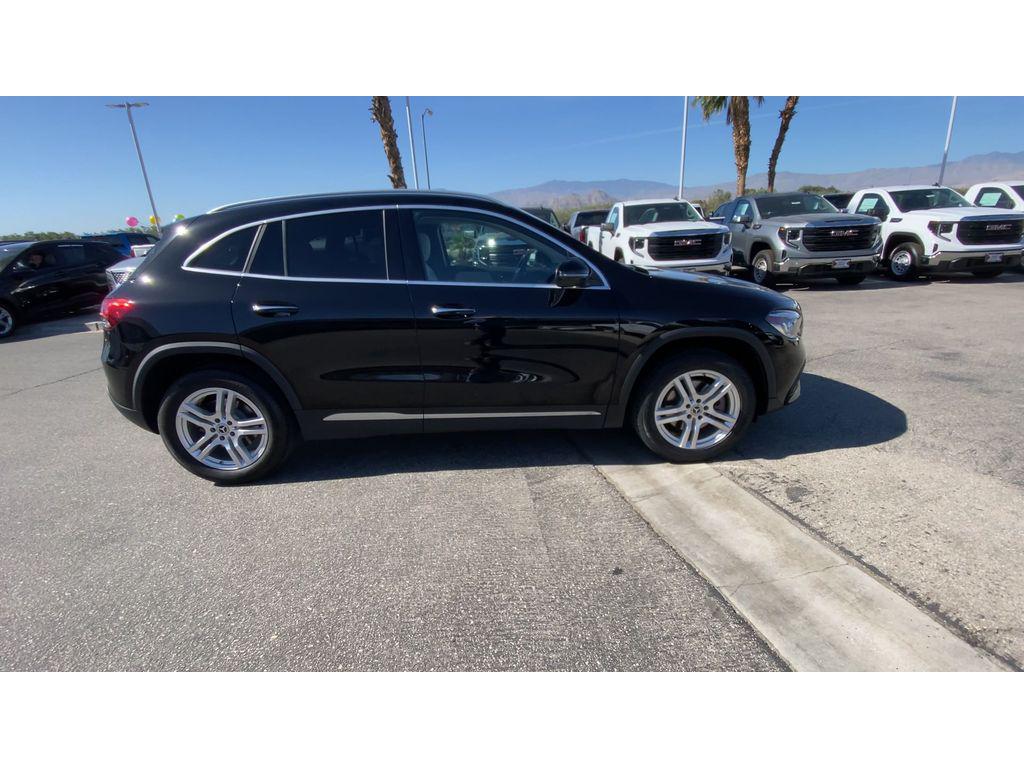 MERCEDES-BENZ GLA - 9