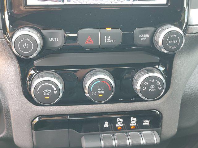 صورة مصغرة 16 لـ 2026 RAM 1500 EXPRESS