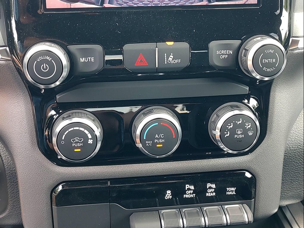 صورة مصغرة 16 لـ 2026 RAM 1500 EXPRESS