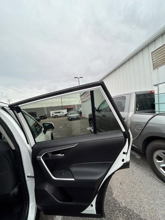 صورة مصغرة 19 لـ 2024 Toyota RAV4 HYBRID XLE