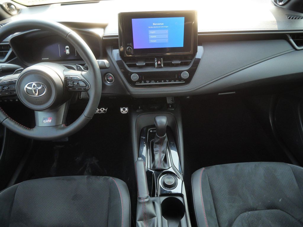 صورة 10 لـ 2025 Toyota GR COROLLA PREMIUM