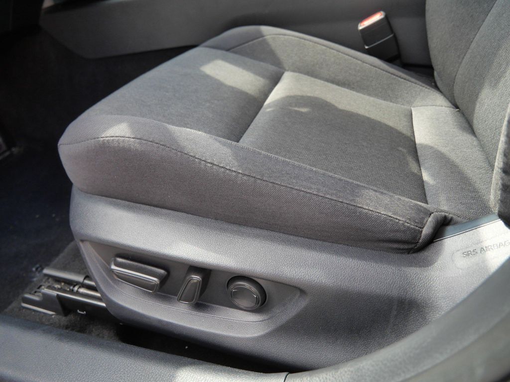 صورة مصغرة 20 لـ 2025 Toyota CAMRY LE
