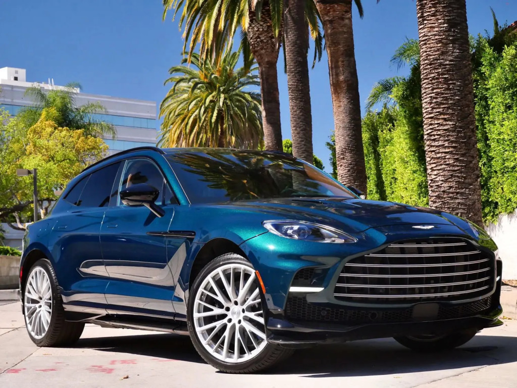 2023 Aston Martin DBX