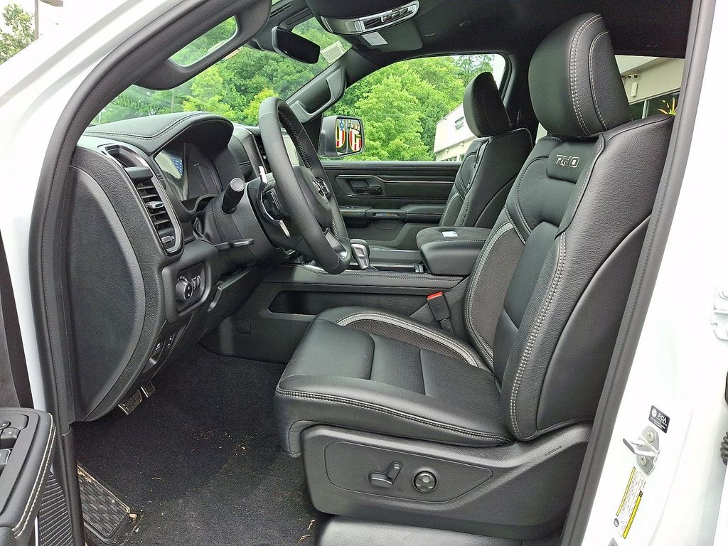 2026 RAM 1500 RHO CREW CAB 4X4 5'7' BOX — фото 9