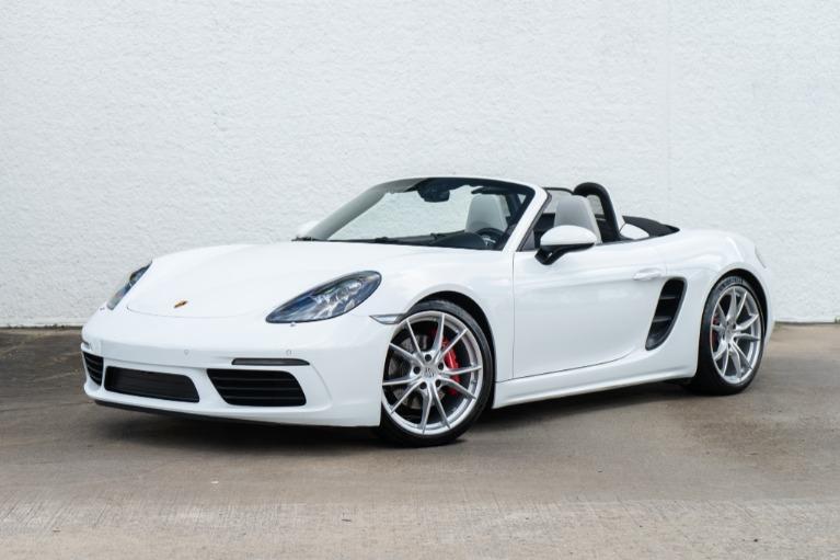 صورة 1 لـ 2023 Porsche 718 BOXSTER S
