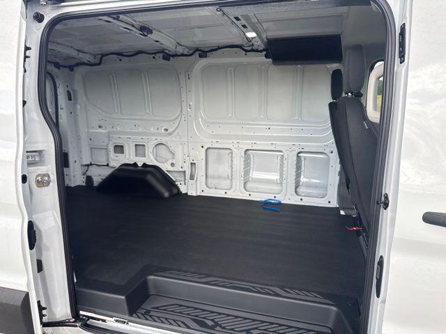 صورة مصغرة 15 لـ 2026 FORD TRANSIT-150 BASE