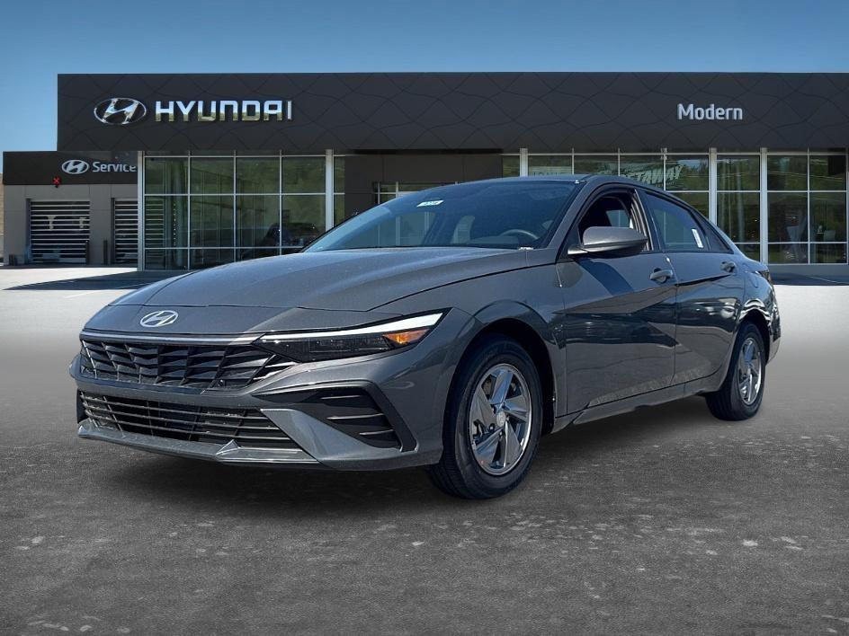 New 2026 Hyundai ELANTRA SE