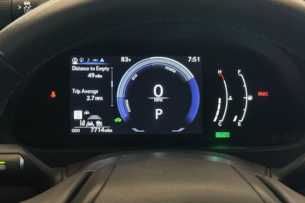 صورة 23 لـ 2025 Lexus UX 300H BASE