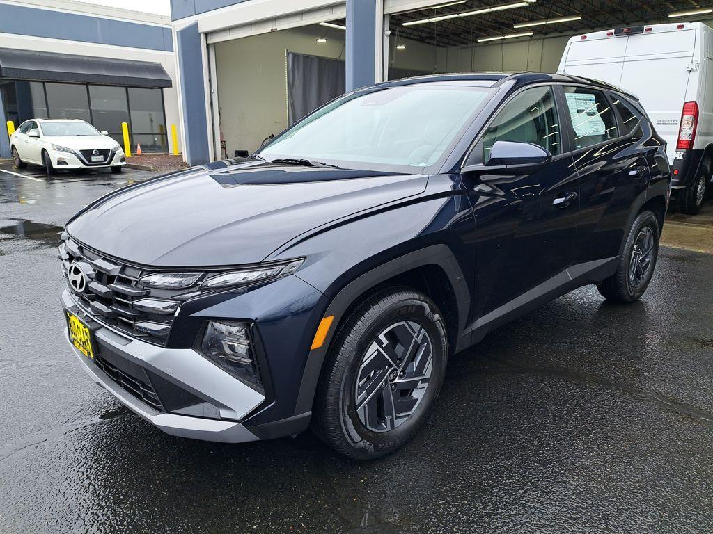 New 2026 Hyundai TUCSON Hybrid Blue SE