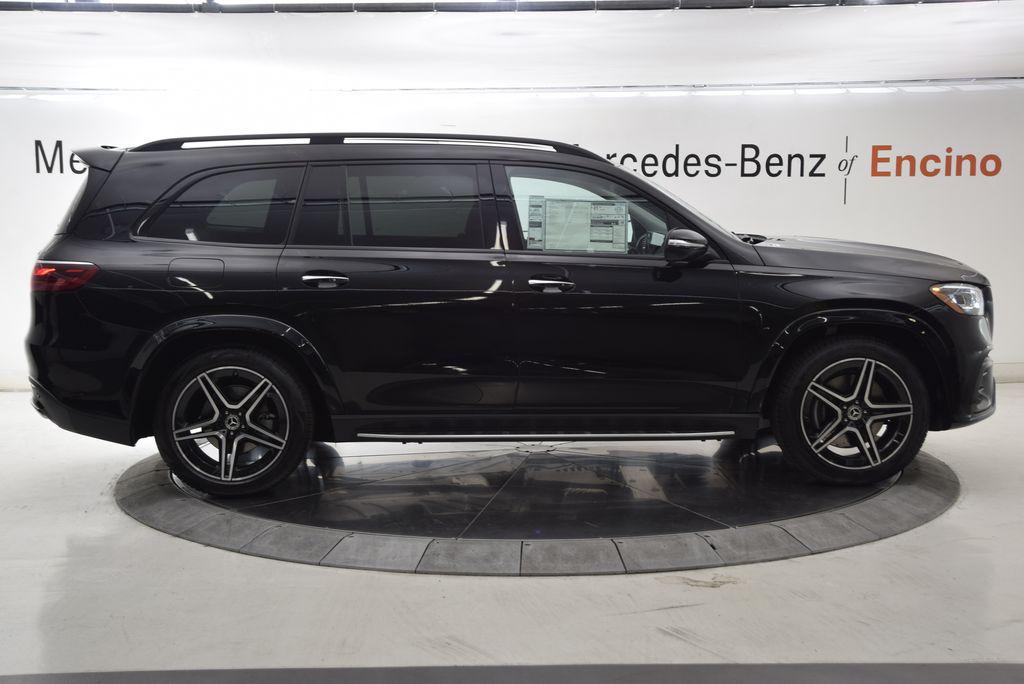 2026 Mercedes-BENZ GLS — фото 7