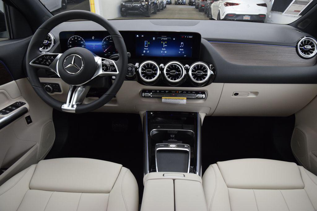 2026 Mercedes-BENZ GLA — миниатюра 20