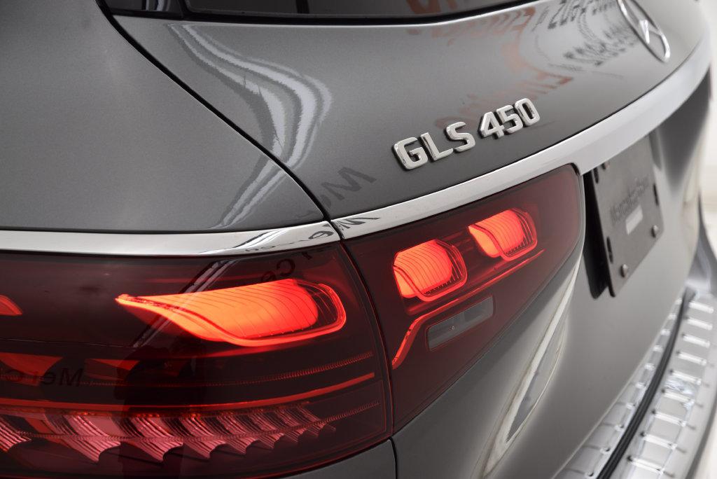 2026 Mercedes-BENZ GLS — миниатюра 13