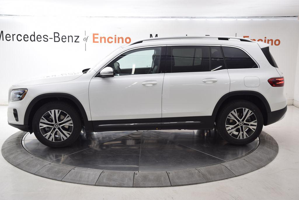 2026 Mercedes-BENZ GLB — миниатюра 3